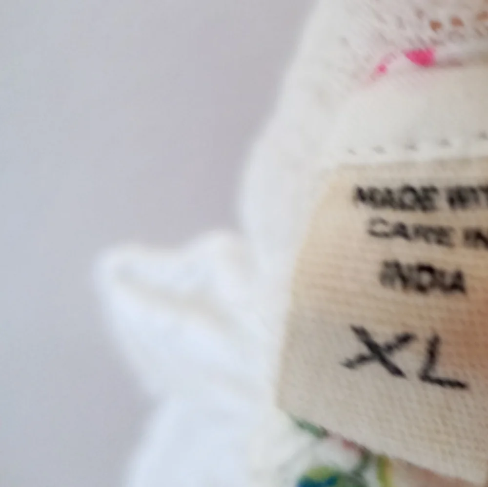 Doen Floral Blouse with Puff Sleeves - Picture 13 of 13